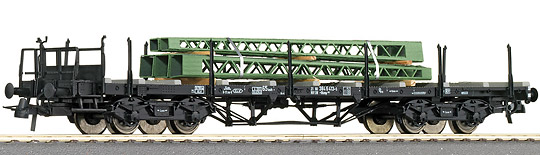4-axle Flat car loaded with catanary masts<br /><a href='images/pictures/Roco/66636.jpg' target='_blank'>Full size image</a>
